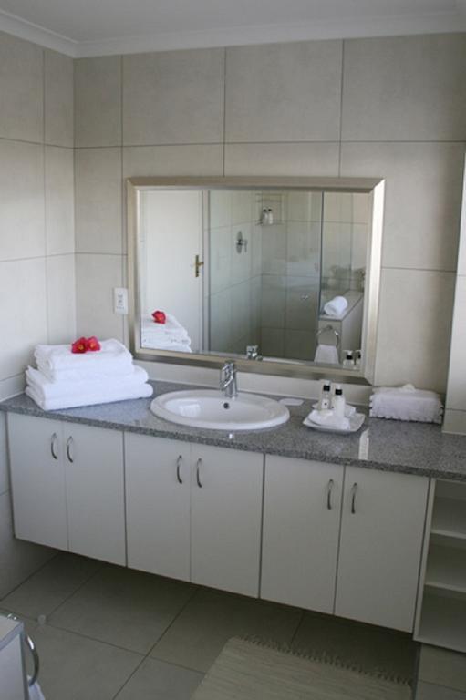 Majorca House Bed & Breakfast Somerset West Room photo
