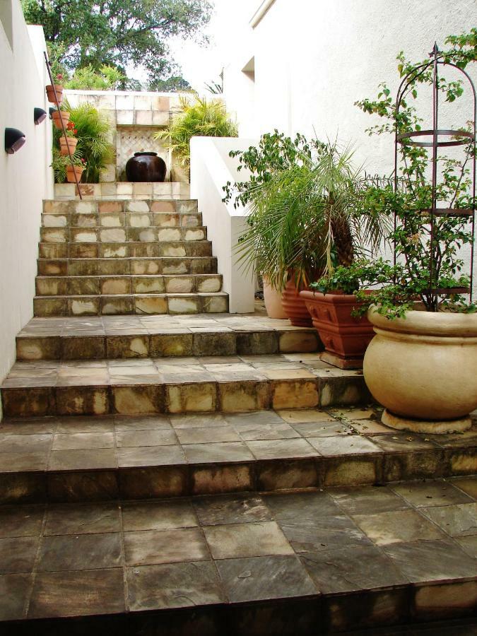 Majorca House Bed & Breakfast Somerset West Exterior photo